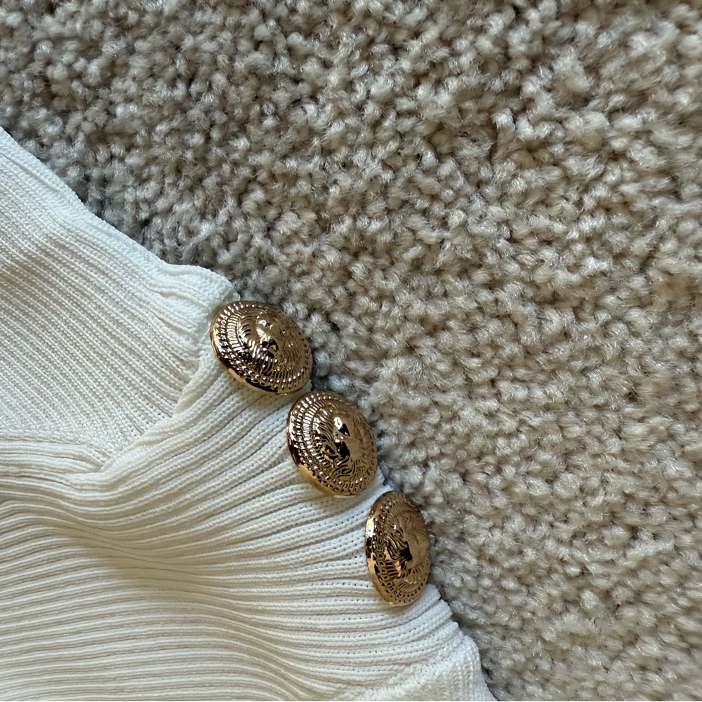 Elegant Cream Women's knit Pant, Top and Cardigan Set. 3 pieces. - Picture 3 of 4